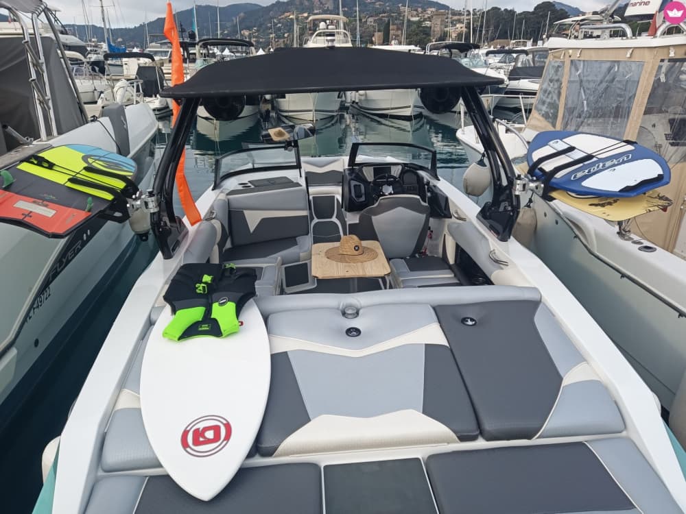 Spacer po zatoce Cannes