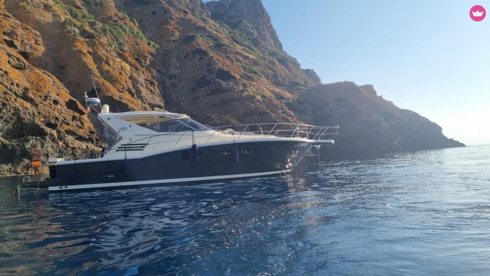 Exclusive tour to the island of Capraia