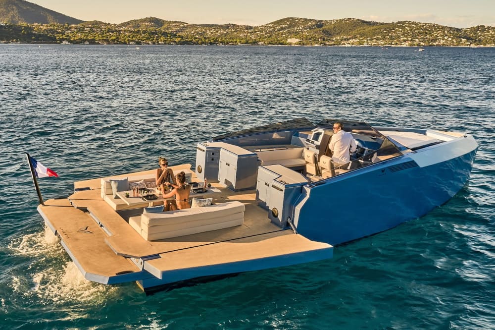 A day spent exploring the most beautiful coves and hidden beaches of the French Riviera.