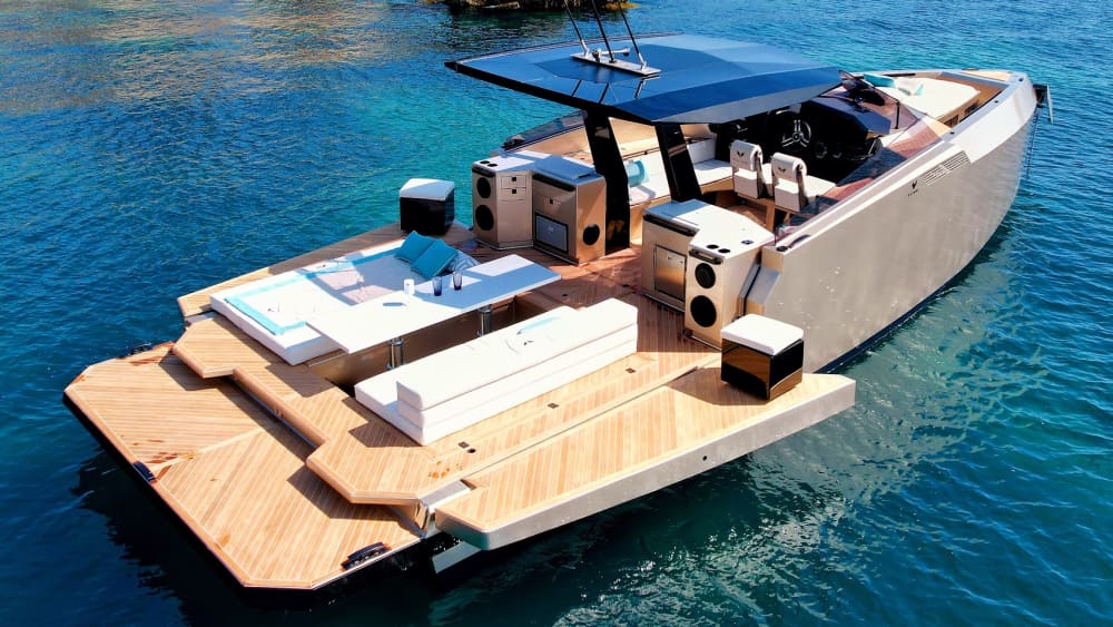 A day spent exploring the most beautiful coves and hidden beaches of the French Riviera.
