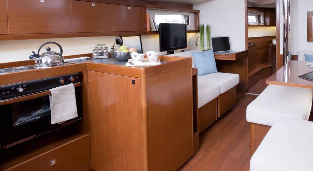 Day at sea sailing with skipper – Antibes