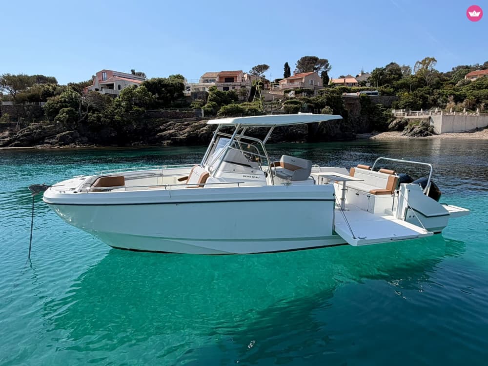 Private day trip at sea – Relaxation & discovery on the French Riviera