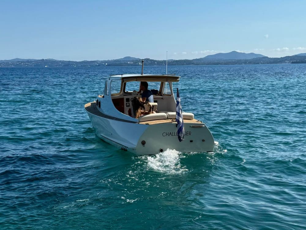 Een exclusieve meze-cruise-ervaring op Corfiot! Griekse lekkernijen: meze-schotels en ouzo.