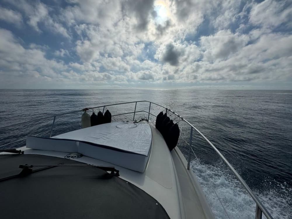Expérience d'une journée complète à Saranda avec yacht de luxe