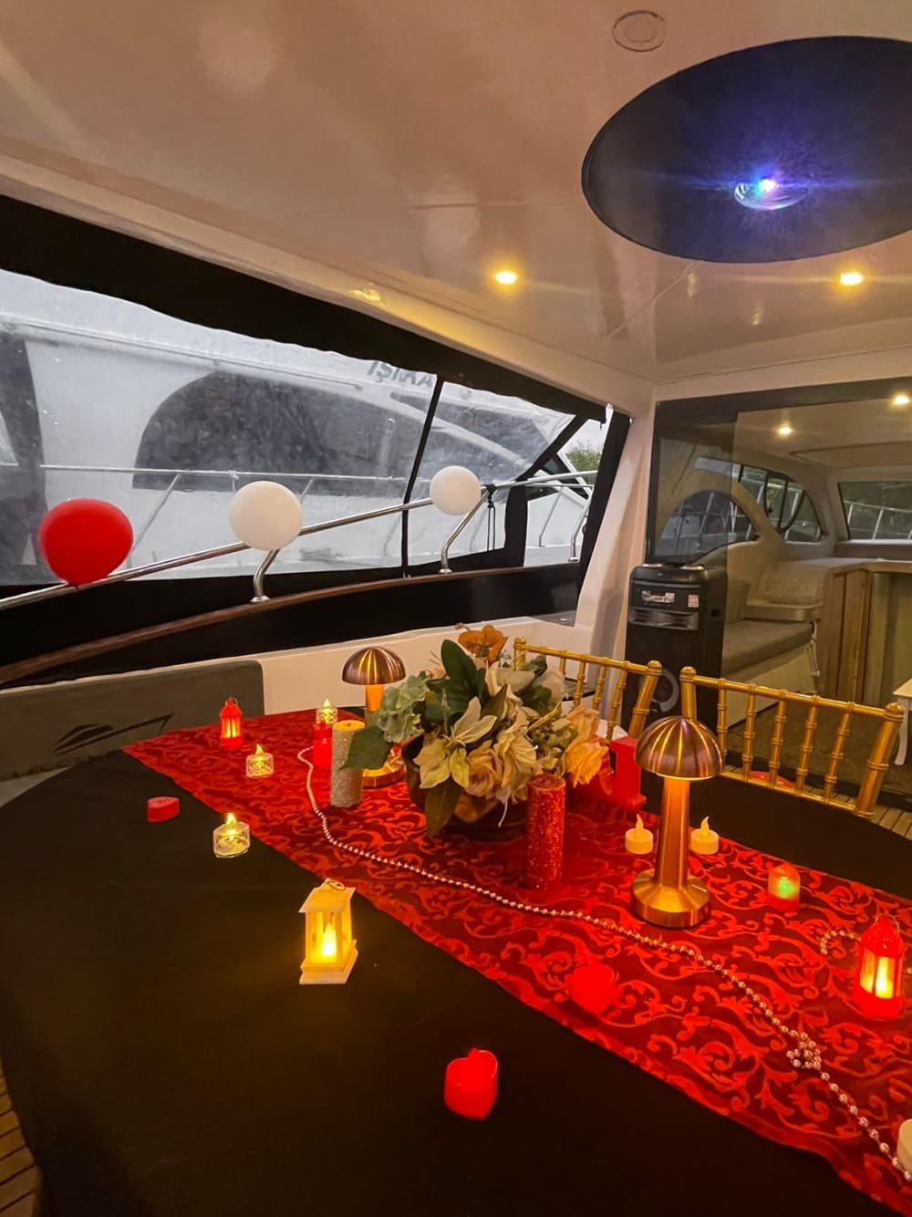Une expérience unique de croisière en yacht d'une demi-journée sur le Bosphore