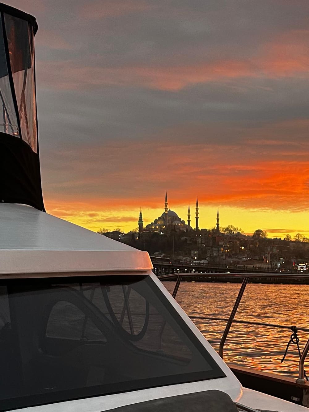 Een unieke halve dag durende jachttocht over de Bosporus