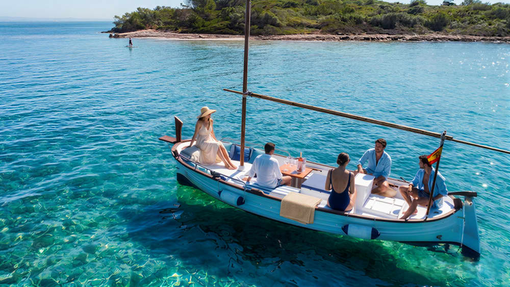 Alcudia: Private boat tour to the lighthouse island