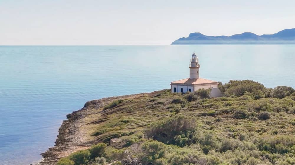 Alcudia: Private boat tour to the lighthouse island