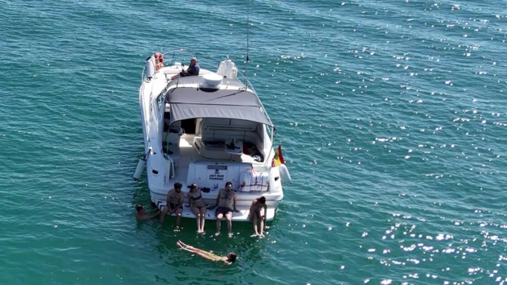 Découvrez les rivages d'Alcossebre : une excursion d'une journée complète à bord d'un bateau à moteur