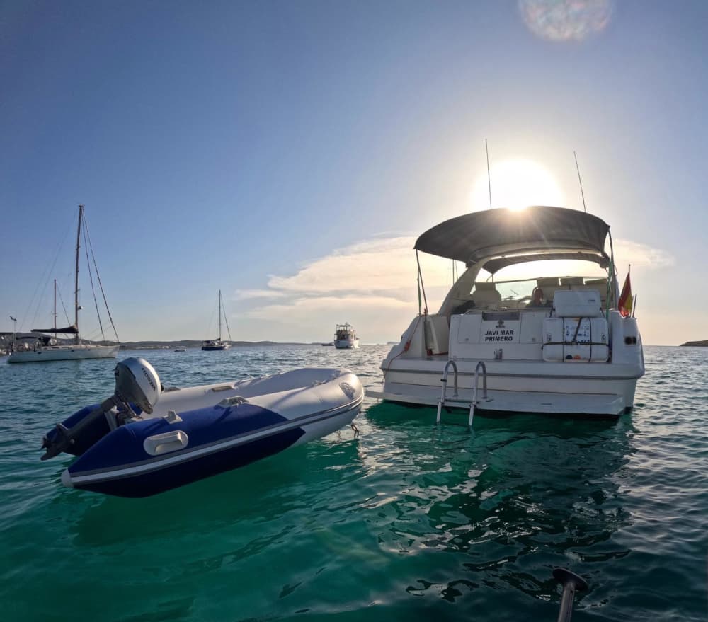 Découvrez les rivages d'Alcossebre : une excursion d'une journée complète à bord d'un bateau à moteur