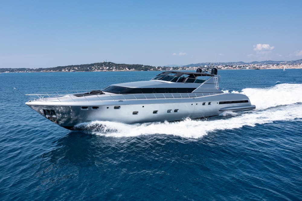 Full day aboard the Mangusta 105ft