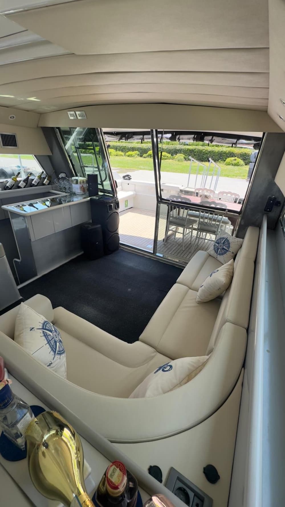 Luxury Yacht Tour in Istanbul – Up to 12 Guests