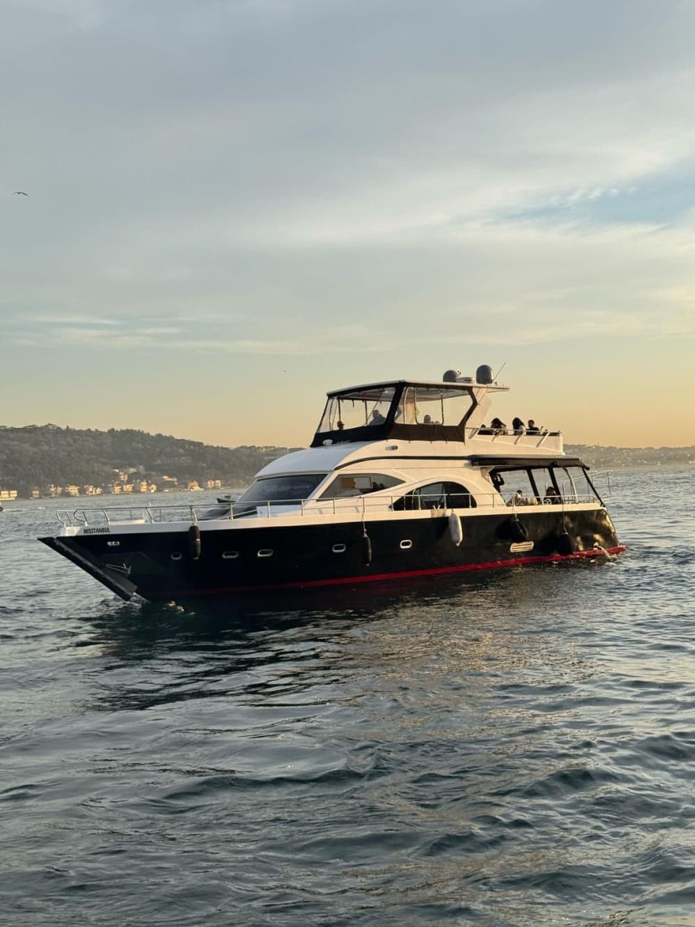 Excursão de iate de luxo para 23 pessoas pelo Bósforo – Istambul