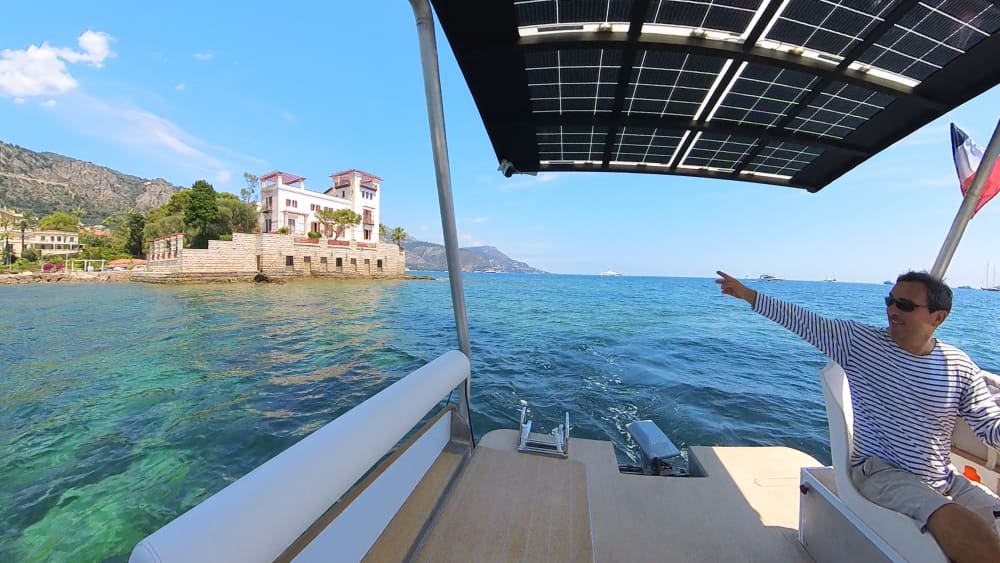 Premium Tour on a Solar Powered Boat - Private Group