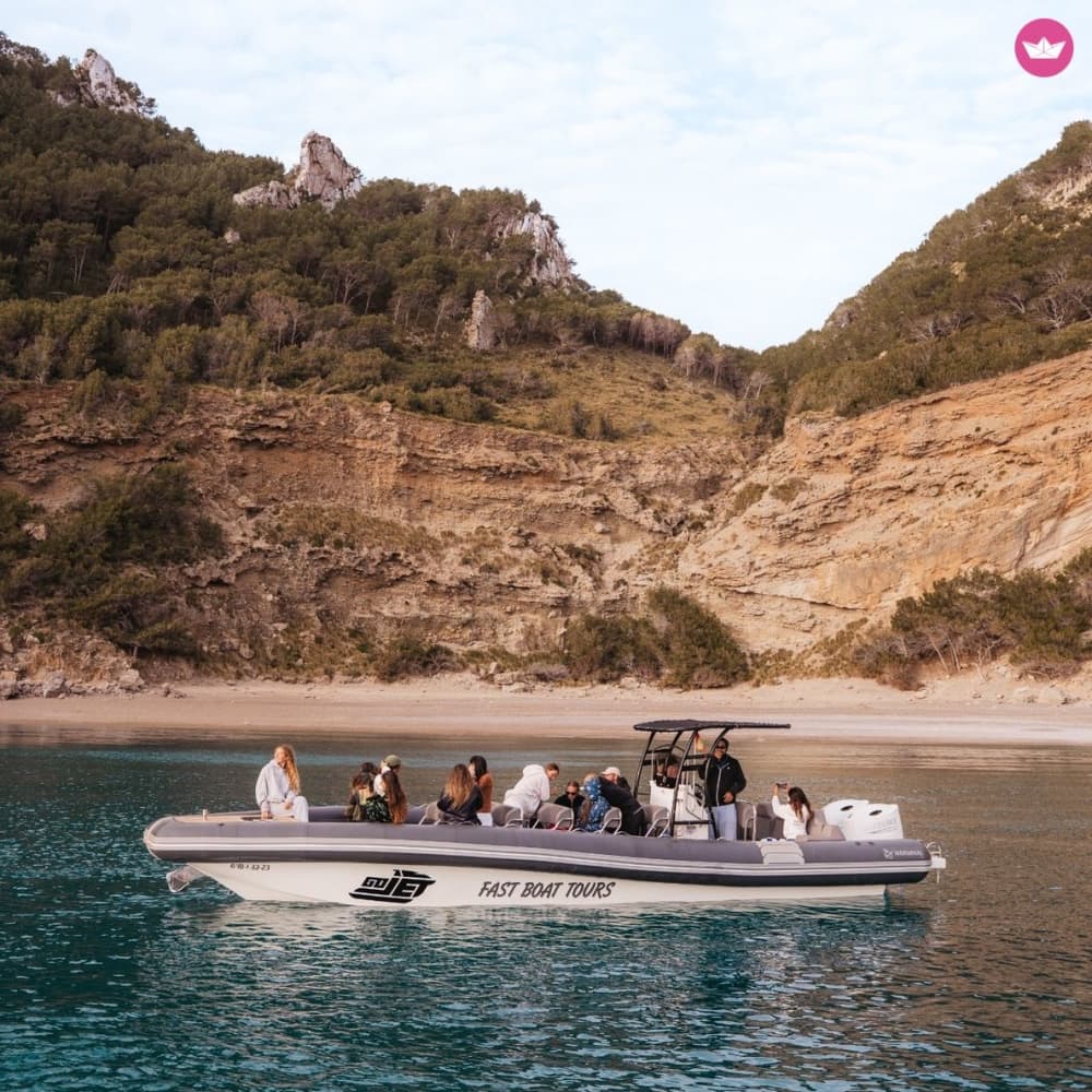 Coll Baix, caves and snorkeling