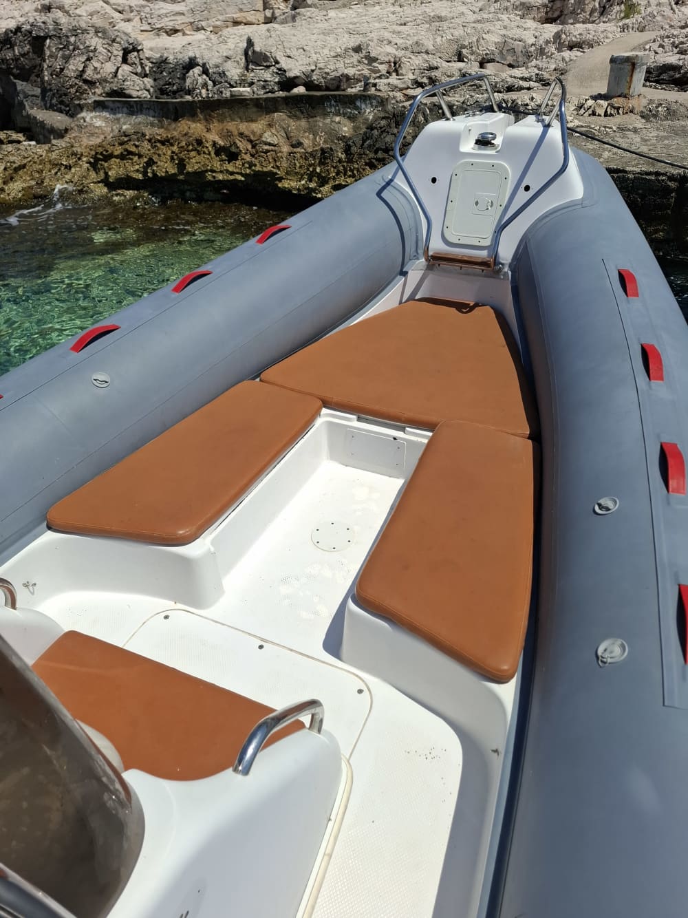 Private boat Southcoast Hvar Experience