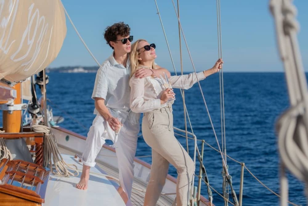 Luxury Full-Day Classic Sailing Experience in Cannes