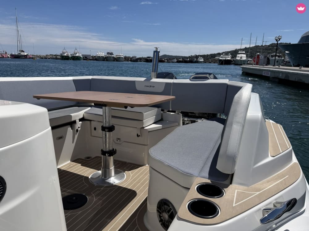 Morning at sea aboard a Zodiac Medline 9 departing from Cogolin