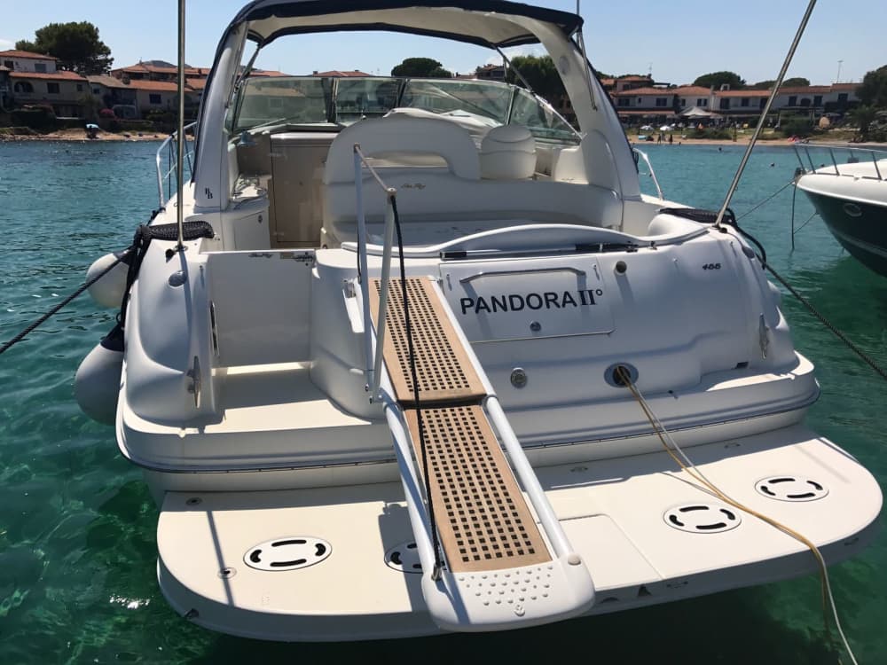 Votre bateau à moteur privé pour une journée autour de Porto San Paolo