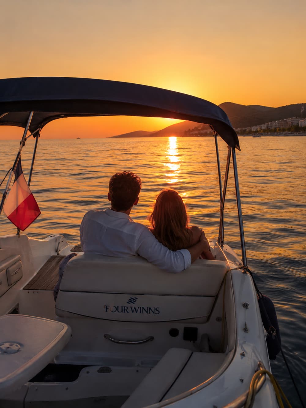 Sunset Prestige in the Mediterranean – Romantic private cruise aboard a Four Winns Vista 248
