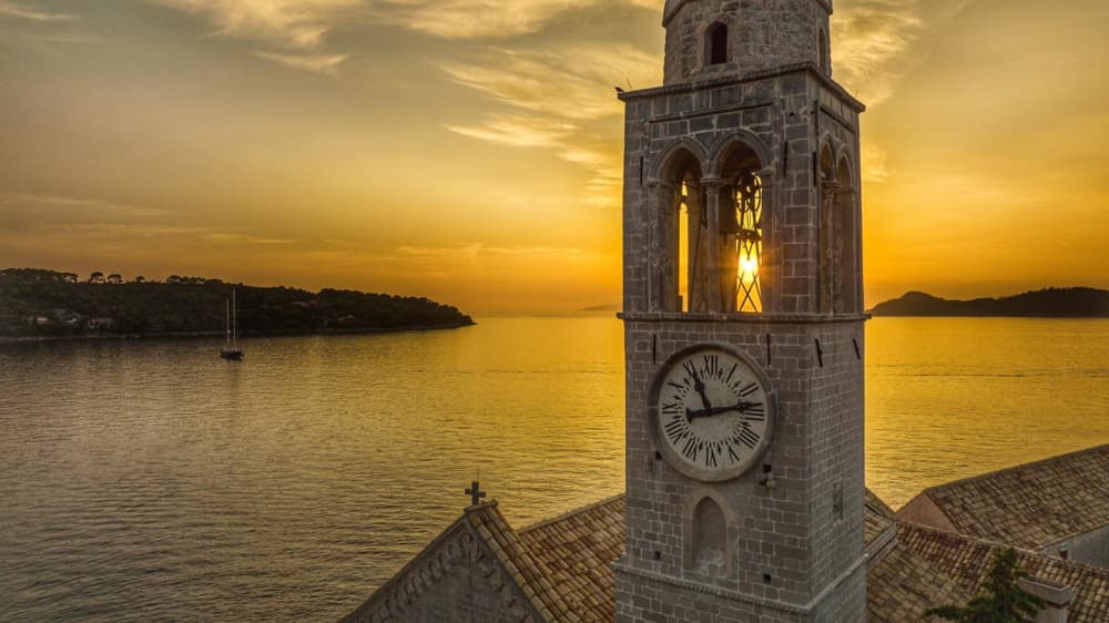 Crucero al atardecer desde el puerto antiguo de Dubrovnik