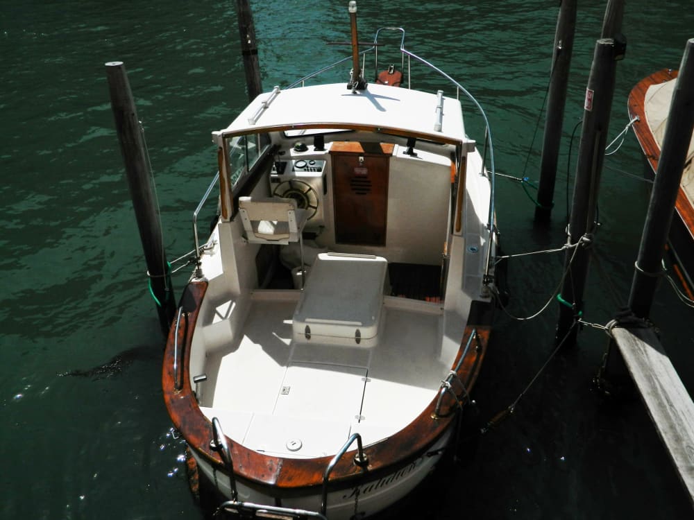 Ihr Tag in Venedig: Mieten Sie ein Motorboot für 6 Stunden Entdeckungstour