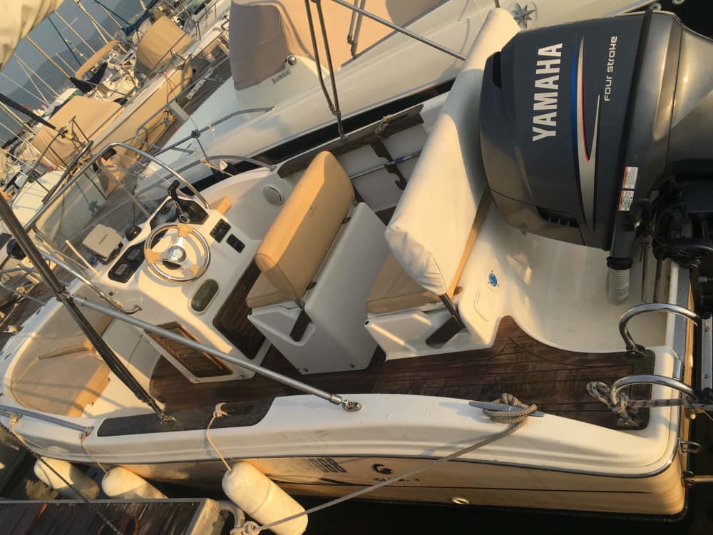 Explorez Ajaccio en bateau : une journée complète sur l'eau à bord d'un bateau à moteur