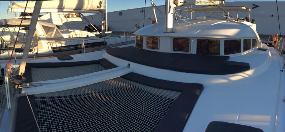 Esclusiva crociera di mezza giornata in catamarano a Marbella