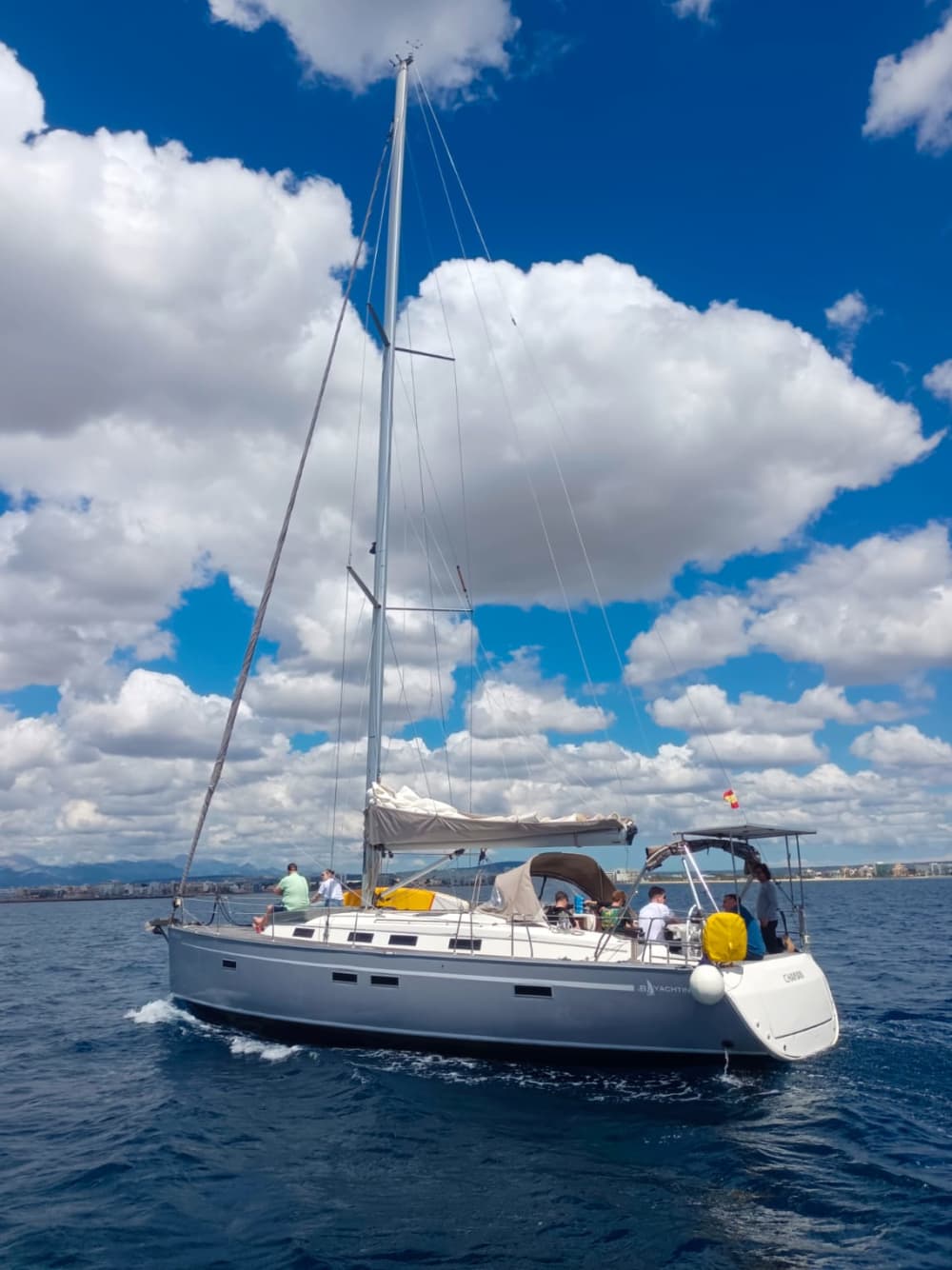 Zeiltocht rond de baai van Palma inclusief tapas en drankjes (6 uur)