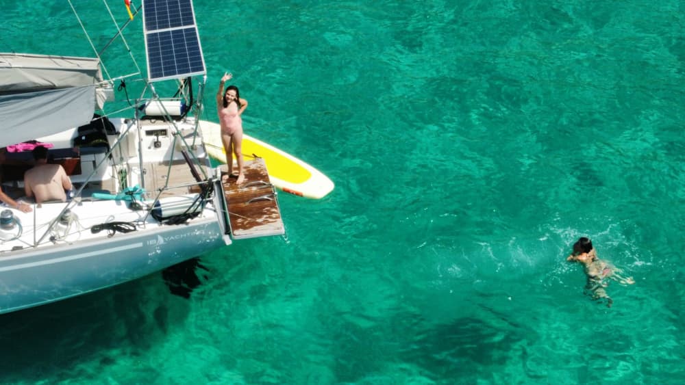 Zeiltocht rond de baai van Palma inclusief tapas en drankjes (6 uur)