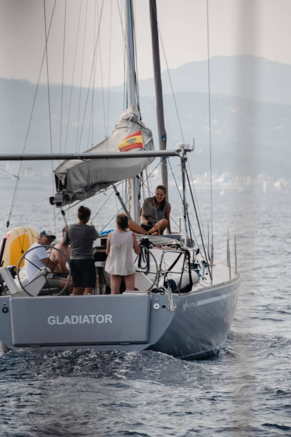 Zeiltocht rond de baai van Palma inclusief tapas en drankjes (6 uur)