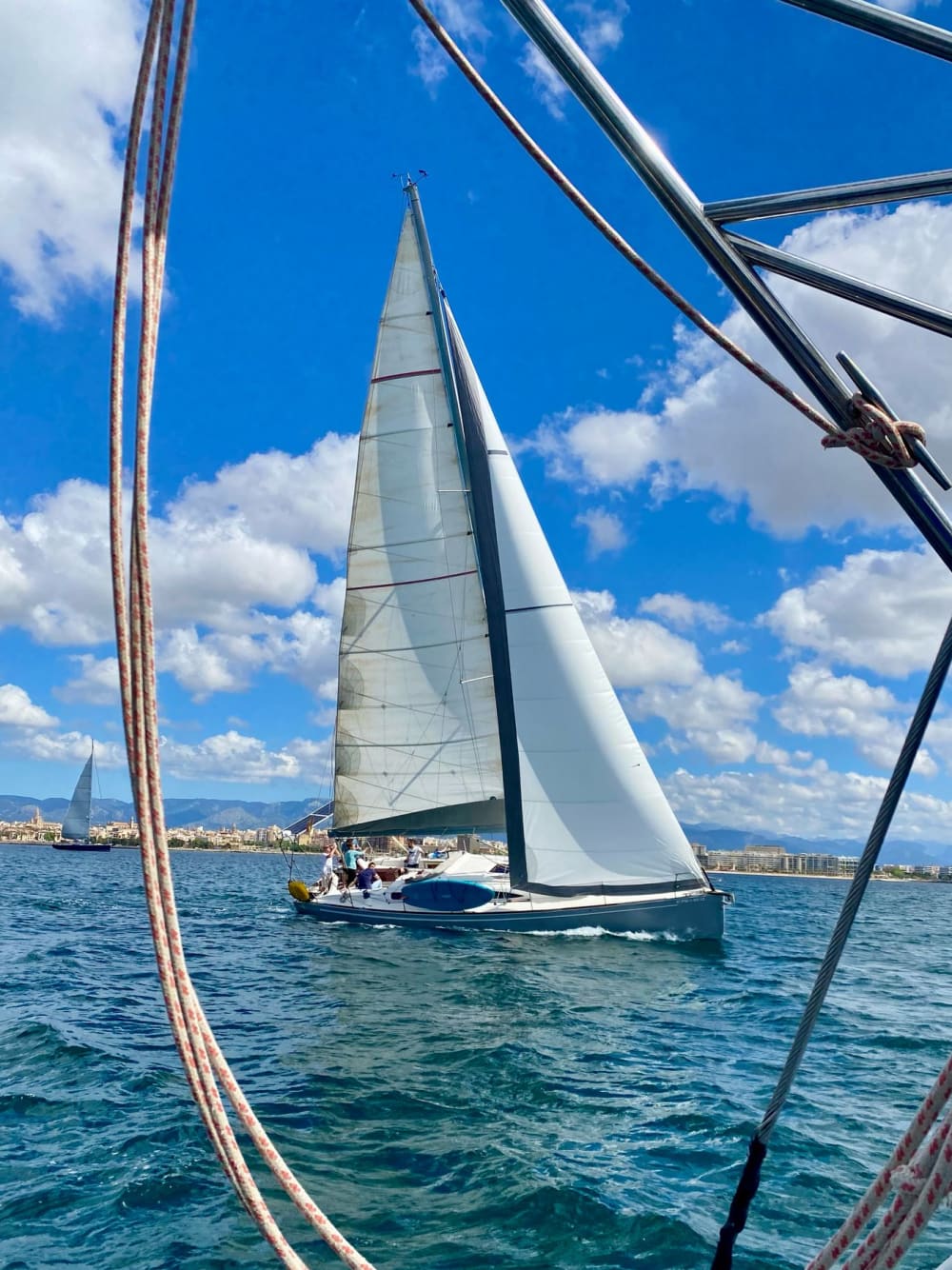 Zeiltocht rond de baai van Palma inclusief tapas en drankjes (6 uur)