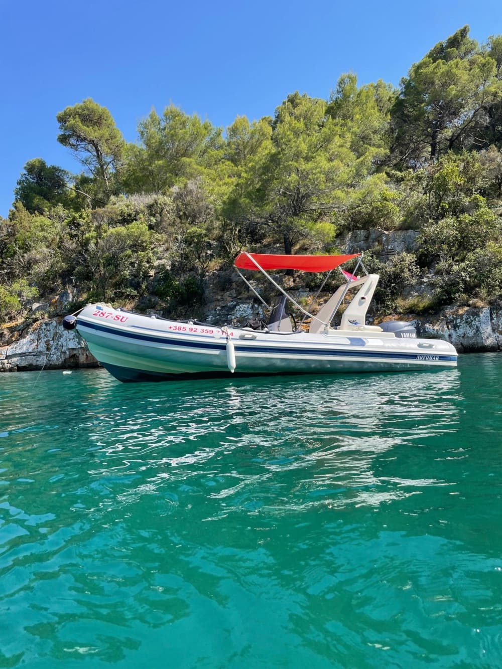 Din dag i Omiš: Hyr en motorbåt för en heldags upptäcktsfärd