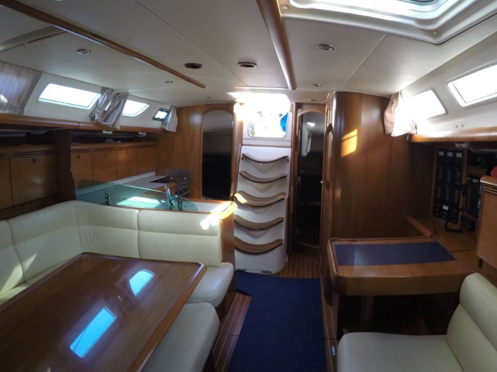 Descubre Morro Jable en una excursión de un día completo en velero.