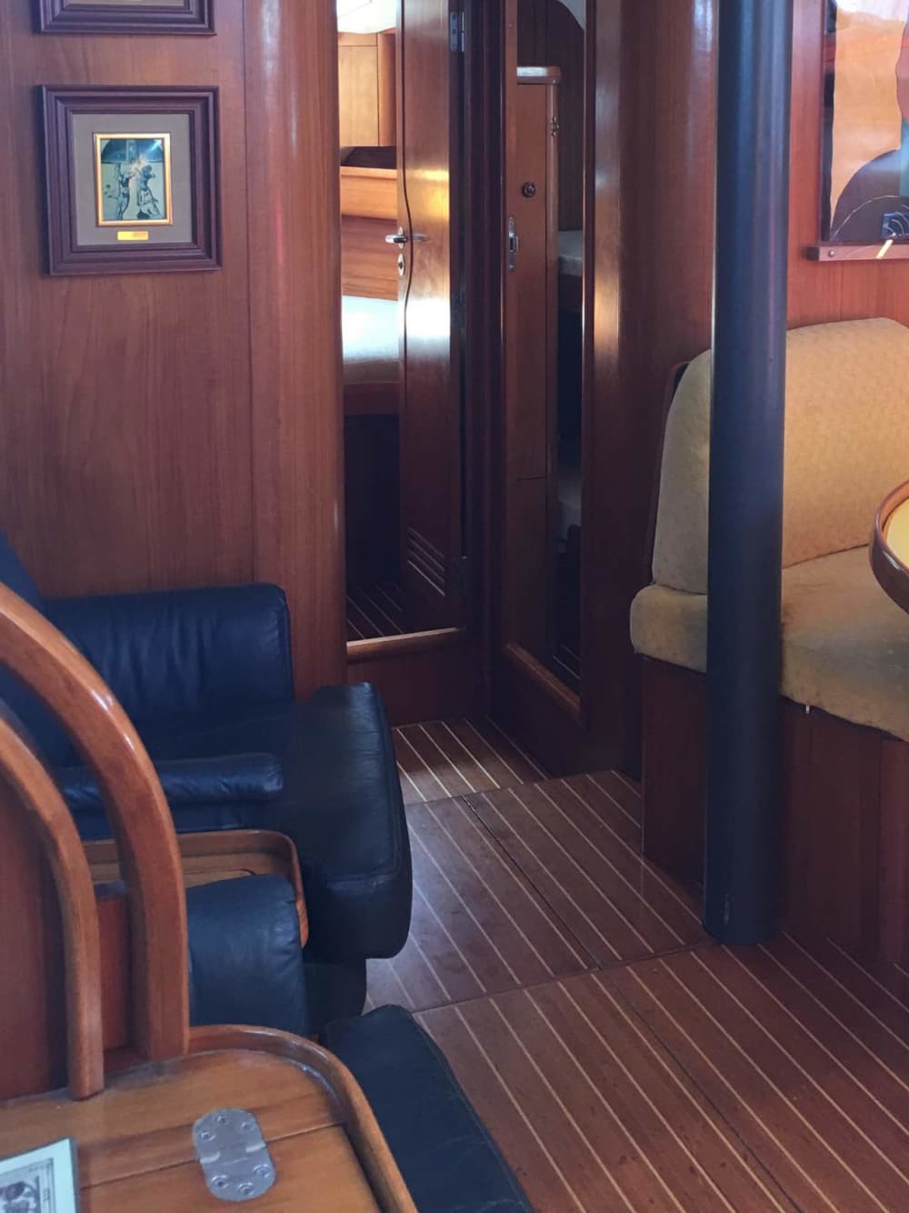 Entdecken Sie Hyères auf einem ganztägigen Segeltörn