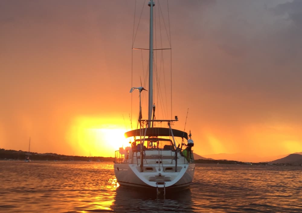 Entdecken Sie Hyères auf einem ganztägigen Segeltörn