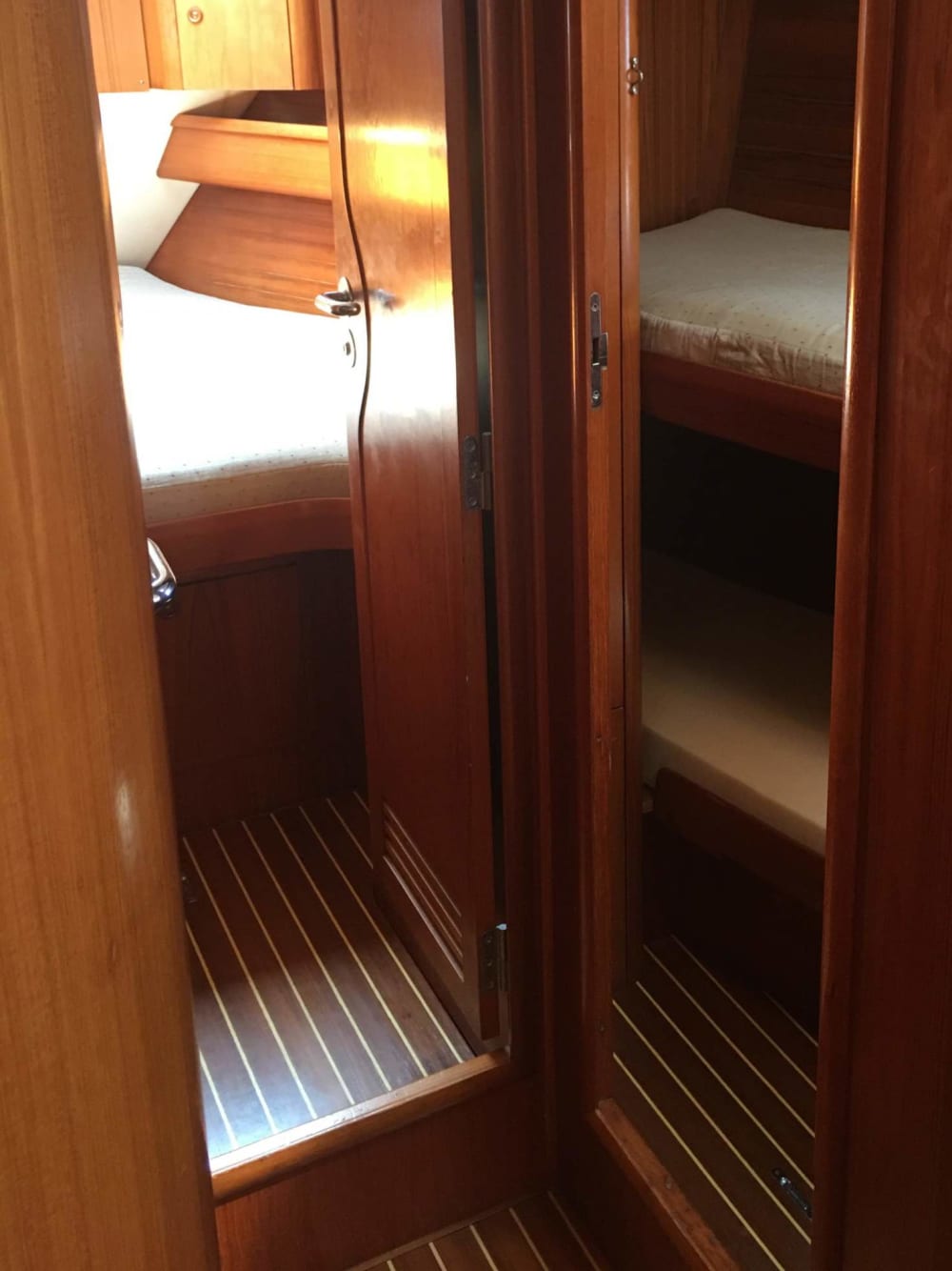 Entdecken Sie Hyères auf einem ganztägigen Segeltörn