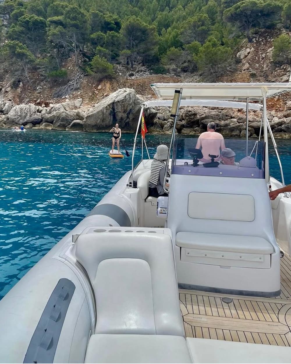 Njut av 8 timmar på en motorbåt i Port d'Andratx