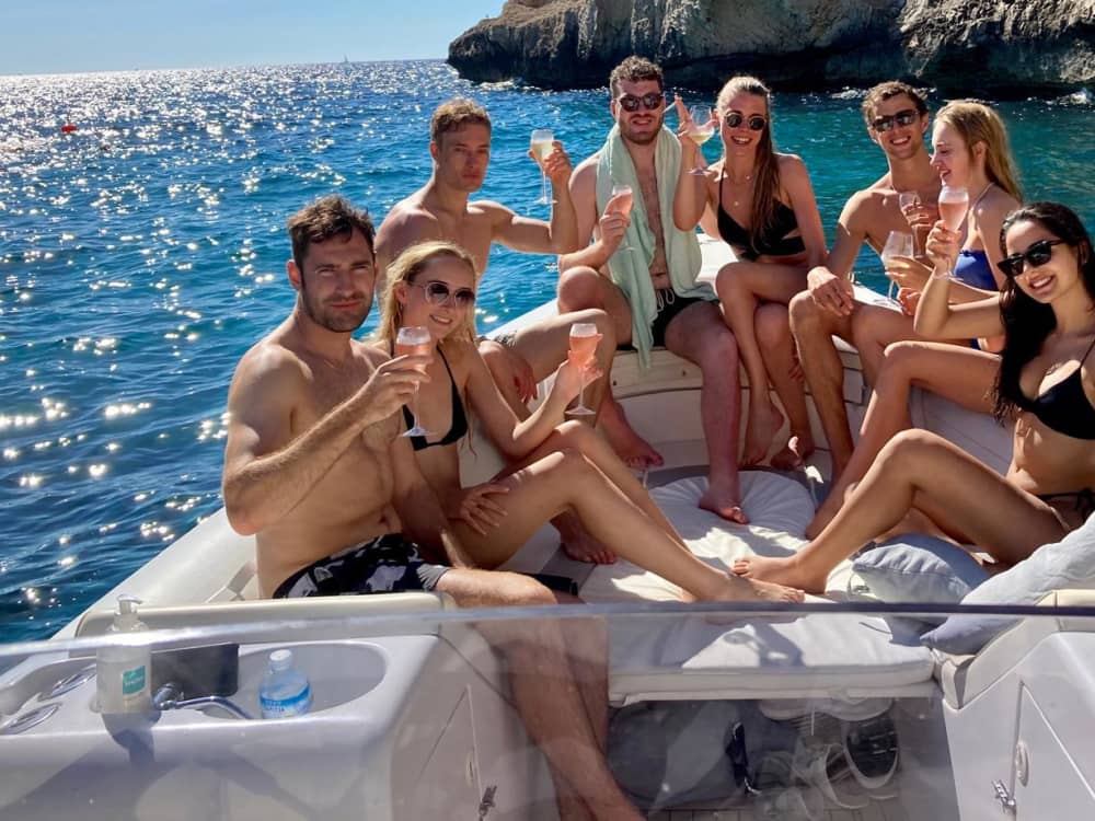 Njut av 8 timmar på en motorbåt i Port d'Andratx