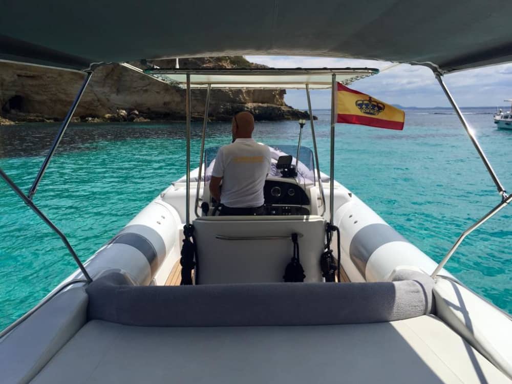 Njut av 8 timmar på en motorbåt i Port d'Andratx