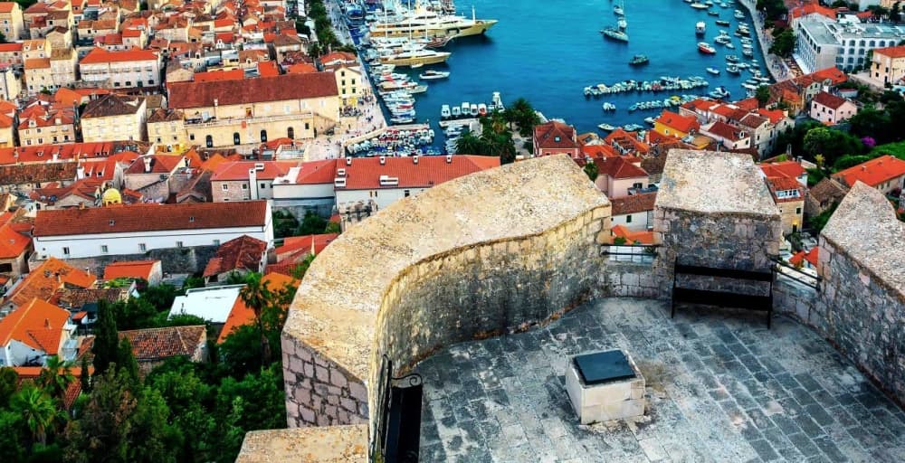 Vis, Blaue Grotte und Hvar – die aufregendste Bootstour