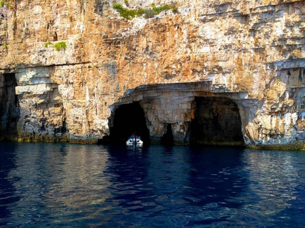 Vis, Blaue Grotte und Hvar – die aufregendste Bootstour