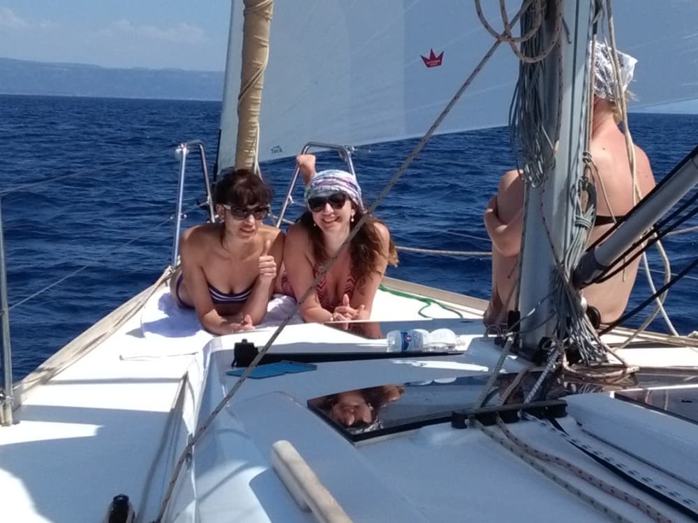 Una giornata alla scoperta di Alghero: puro relax sulle acque cristalline del blu italiano.