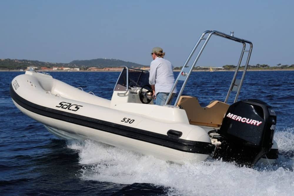 Ruta en Lancha por las Calas de Menorca Medio Dia