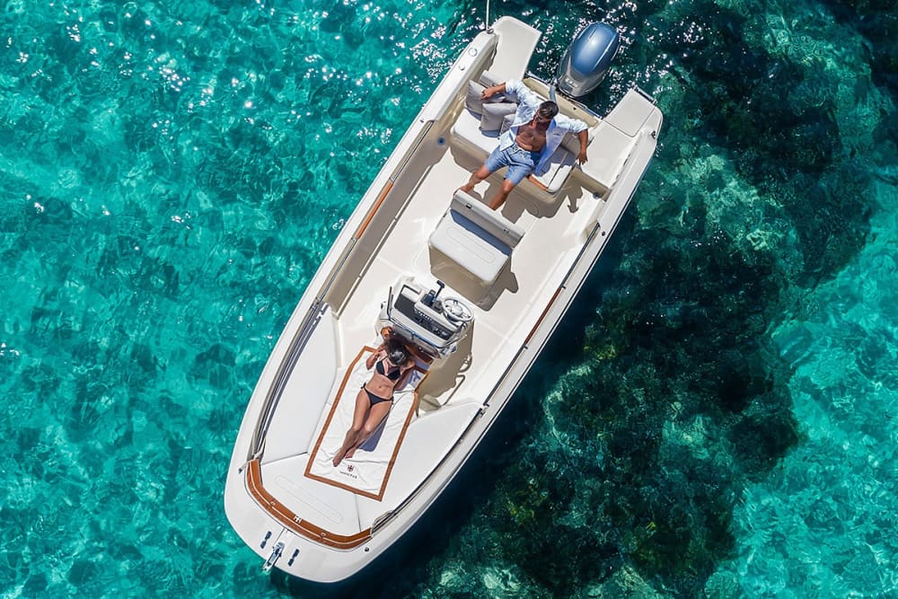 Boat trip to Cala Tortuga from Mahón