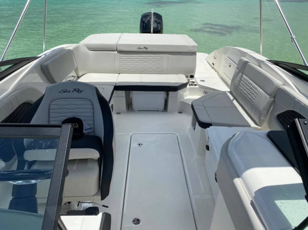 Geniet van een hele dag op een motorboot in Cozumel.