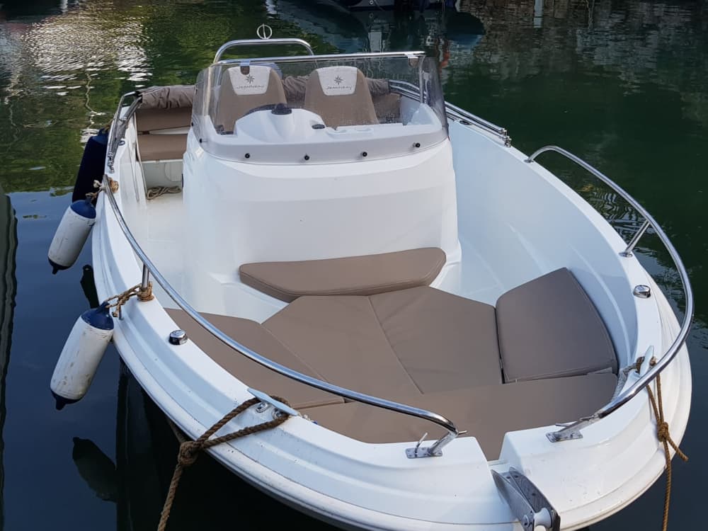 Exclusive Boat Trip around Menorca