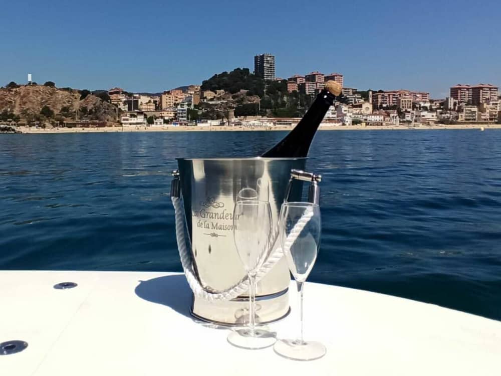 PASEO 2 HORAS EN YATE A MOTOR