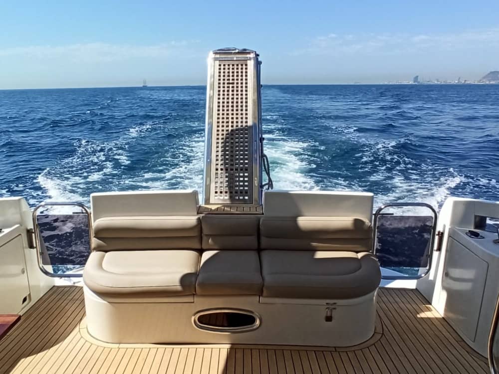 TOUR DI 5 ORE IN YACHT A MOTORE