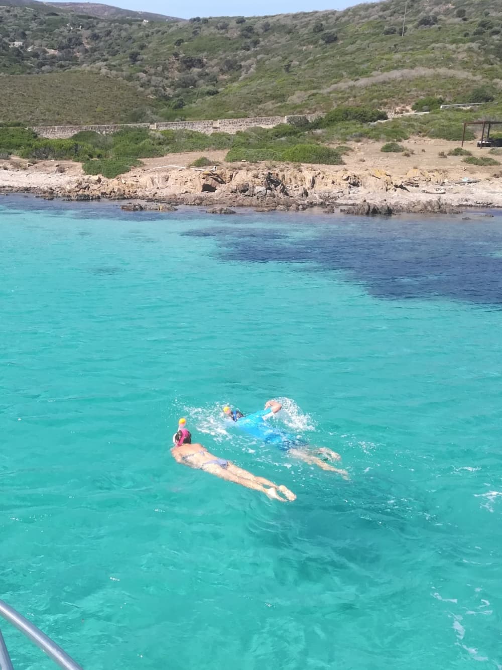 I sogni italiani iniziano in mare: un viaggio di 7 ore e 30 minuti nel cuore di Stintino